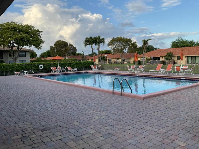 9965 Pineapple Tree Drive 104, Boynton Beach, FL 33436