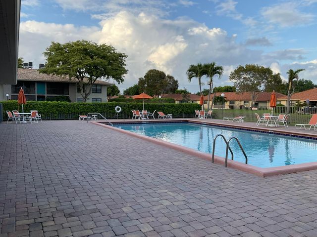 9965 Pineapple Tree Drive 104, Boynton Beach, FL 33436