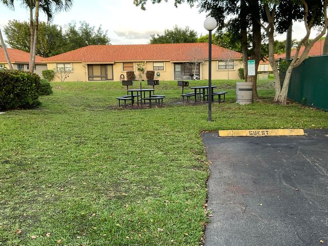 9965 Pineapple Tree Drive 104, Boynton Beach, FL 33436