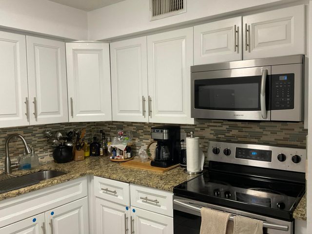 9965 Pineapple Tree Drive 104, Boynton Beach, FL 33436