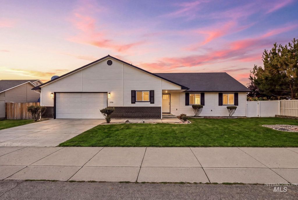 770 E Red Bud St, Kuna, ID 83634 photo 1