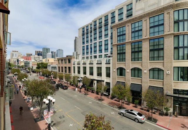 450 J St 4131, San Diego, CA 92101