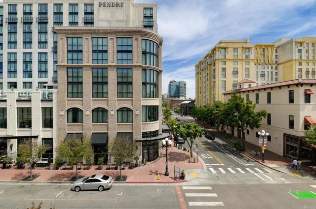 450 J St 4131, San Diego, CA 92101
