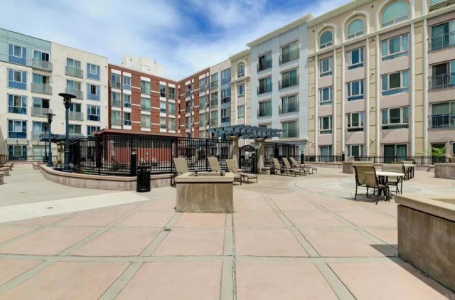 450 J St 4131, San Diego, CA 92101