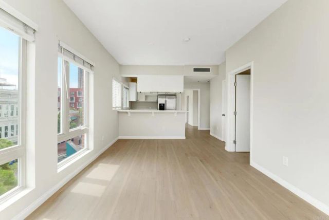 450 J St 4131, San Diego, CA 92101