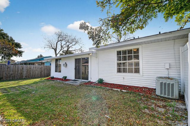 1045 Amber Circle, Port Orange, FL 32129