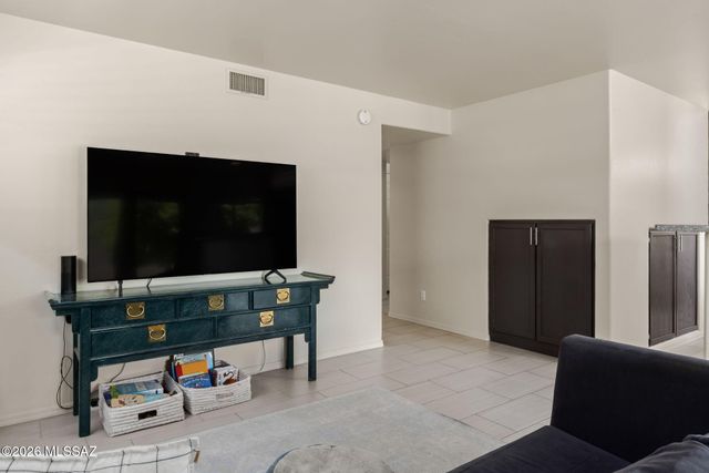 3462 N Applewood Drive, Tucson, AZ 85712