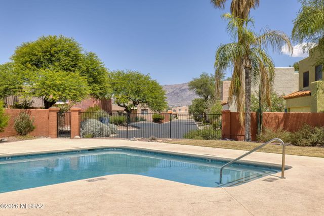 3462 N Applewood Drive, Tucson, AZ 85712