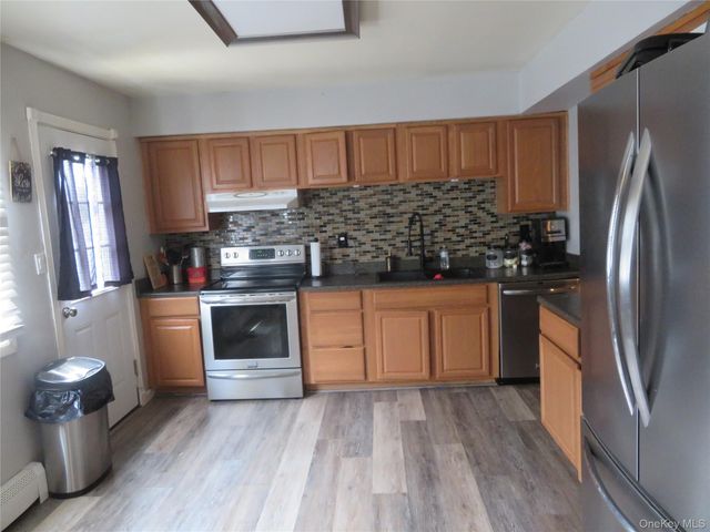 45 Gaymore Road, Port Jefferson Station, NY 11776