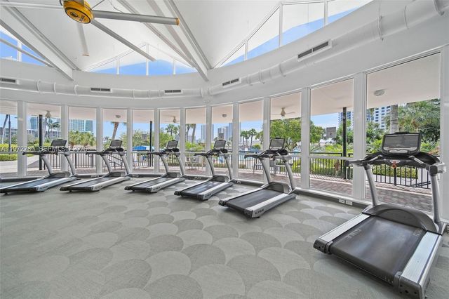 2500 Parkview Dr 812, Hallandale Beach, FL 33009