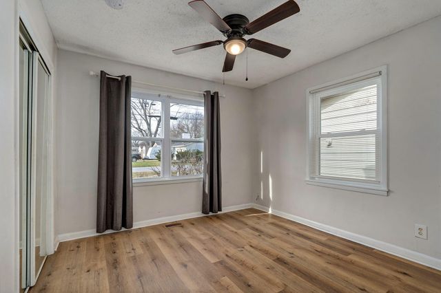 2316 S Kickapoo Avenue, Springfield, MO 65804