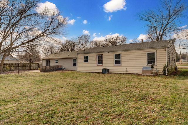 2316 S Kickapoo Avenue, Springfield, MO 65804