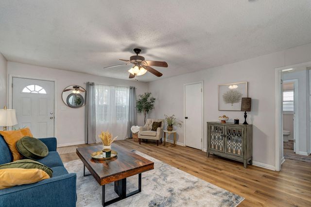 2316 S Kickapoo Avenue, Springfield, MO 65804