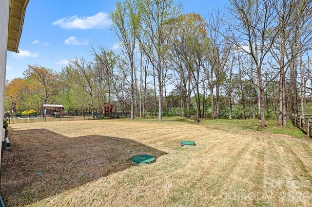 174 Country Lake Drive, Mooresville, NC 28115