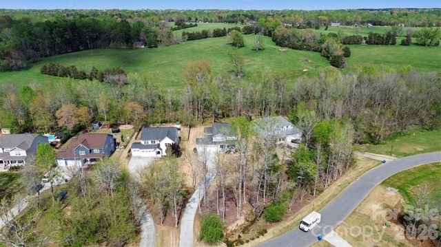 174 Country Lake Drive, Mooresville, NC 28115