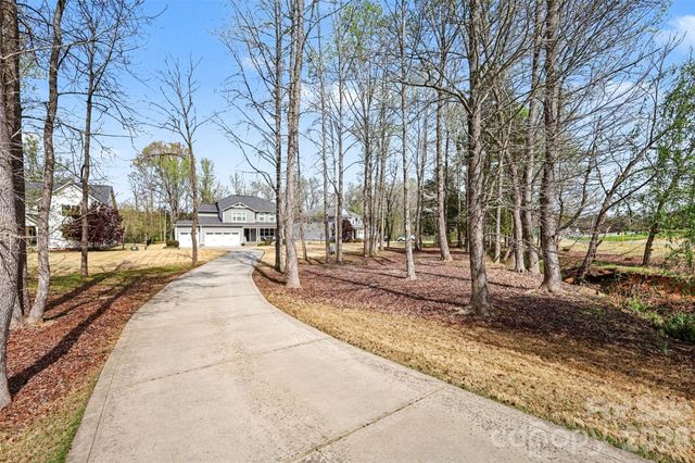 174 Country Lake Drive, Mooresville, NC 28115