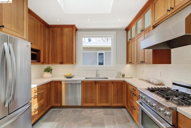 5501 Thomas Ave, Oakland, CA 94618
