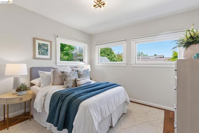 5501 Thomas Ave, Oakland, CA 94618