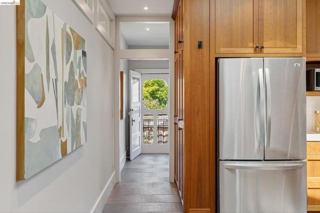 5501 Thomas Ave, Oakland, CA 94618
