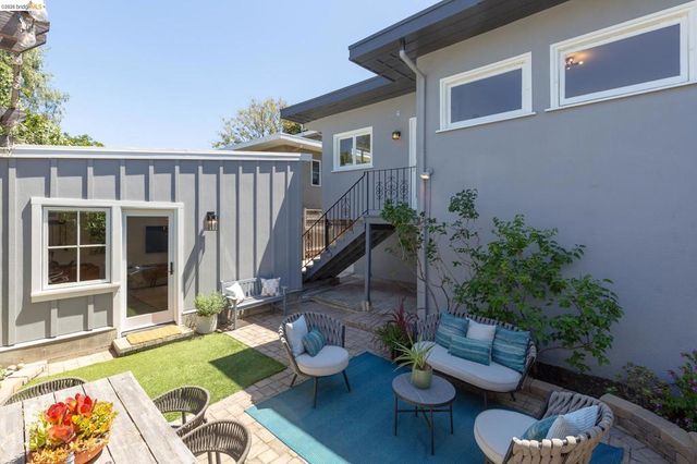 5501 Thomas Ave, Oakland, CA 94618