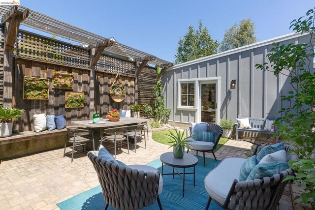 5501 Thomas Ave, Oakland, CA 94618