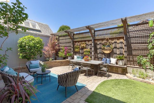 5501 Thomas Ave, Oakland, CA 94618