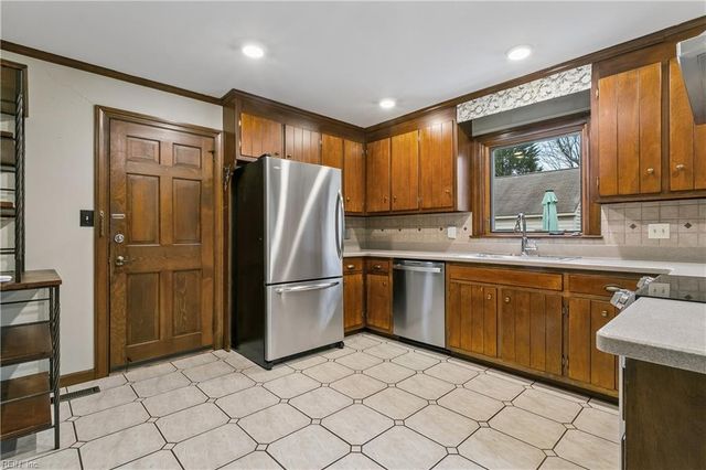 504 Meadowfield RD, Yorktown, VA 23692