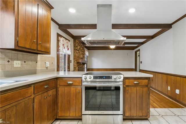 504 Meadowfield RD, Yorktown, VA 23692