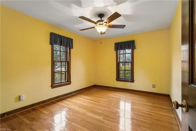 504 Meadowfield RD, Yorktown, VA 23692