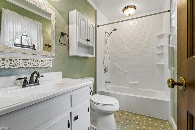 504 Meadowfield RD, Yorktown, VA 23692