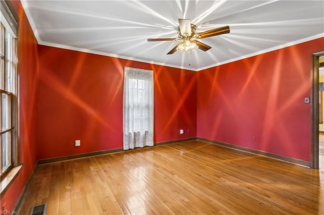 504 Meadowfield RD, Yorktown, VA 23692