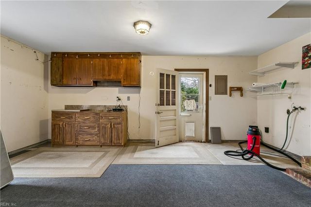 504 Meadowfield RD, Yorktown, VA 23692