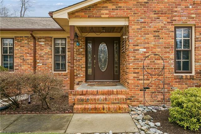 504 Meadowfield RD, Yorktown, VA 23692