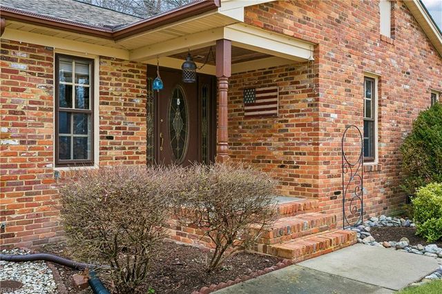 504 Meadowfield RD, Yorktown, VA 23692