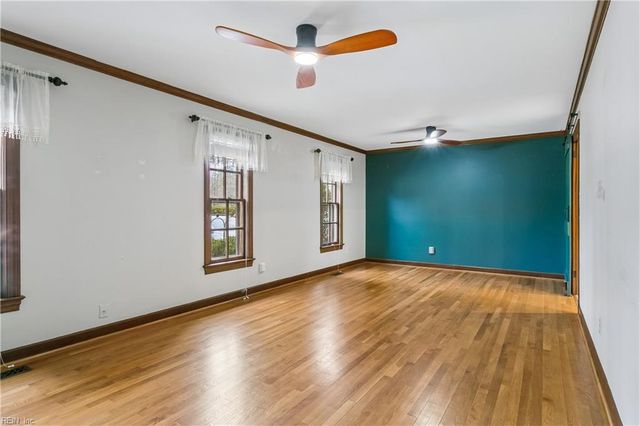 504 Meadowfield RD, Yorktown, VA 23692