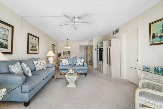29 Yacht Club Drive 404, North Palm Beach, FL 33408