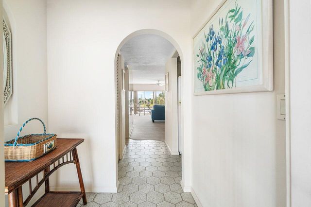 29 Yacht Club Drive 404, North Palm Beach, FL 33408