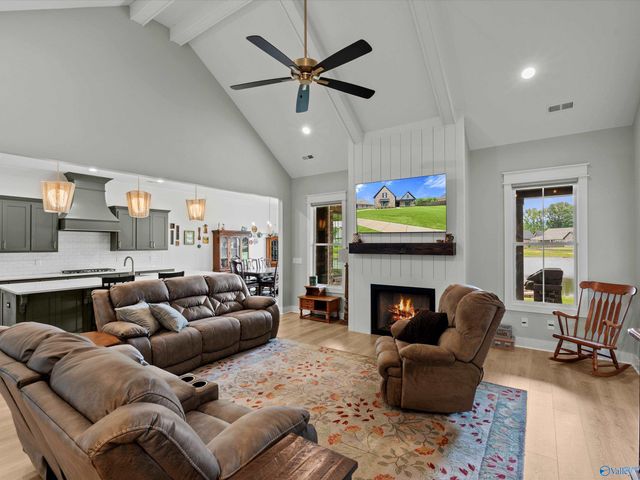 7813 Lake Walk Way, Owens Cross Roads, AL 35763
