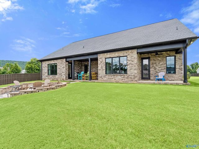 7813 Lake Walk Way, Owens Cross Roads, AL 35763