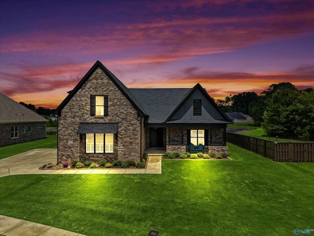 7813 Lake Walk Way, Owens Cross Roads, AL 35763
