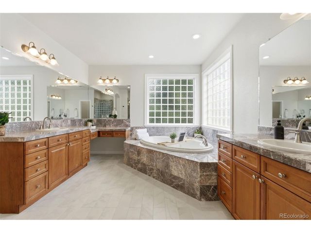 10250 Longview Dr, Lone Tree, CO 80124