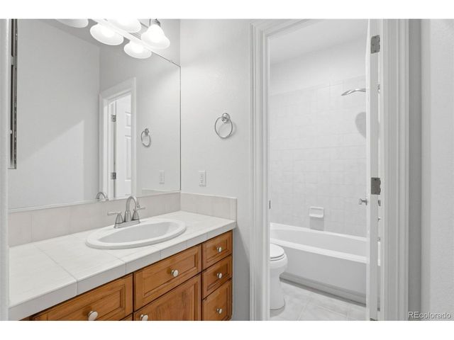 10250 Longview Dr, Lone Tree, CO 80124