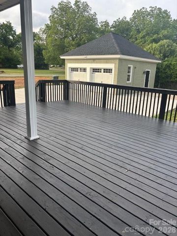 201 E First Street, Lowell, NC 28098