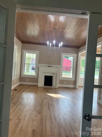 201 E First Street, Lowell, NC 28098