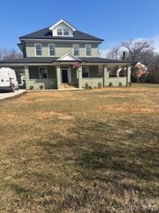 201 E First Street, Lowell, NC 28098