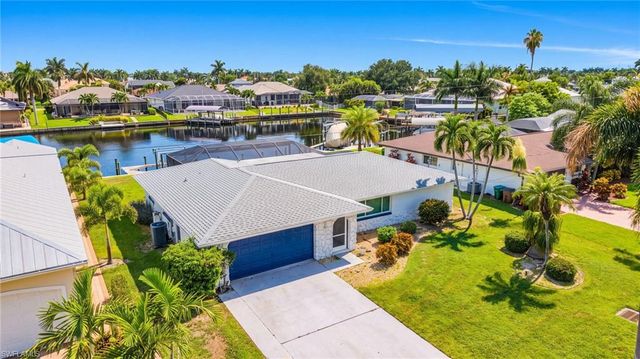 1936 Palaco Grande PKWY, Cape Coral, FL 33904