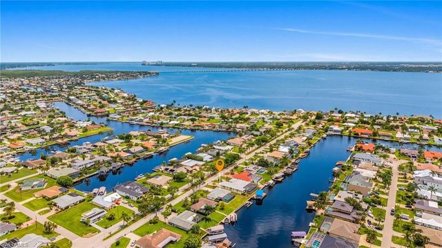 1936 Palaco Grande PKWY, Cape Coral, FL 33904