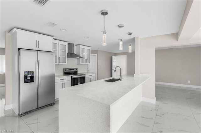 1936 Palaco Grande PKWY, Cape Coral, FL 33904