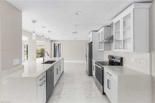 1936 Palaco Grande PKWY, Cape Coral, FL 33904