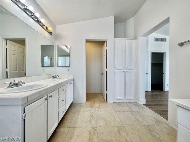 3829 CLIMBING ROSE Street, Las Vegas, NV 89147